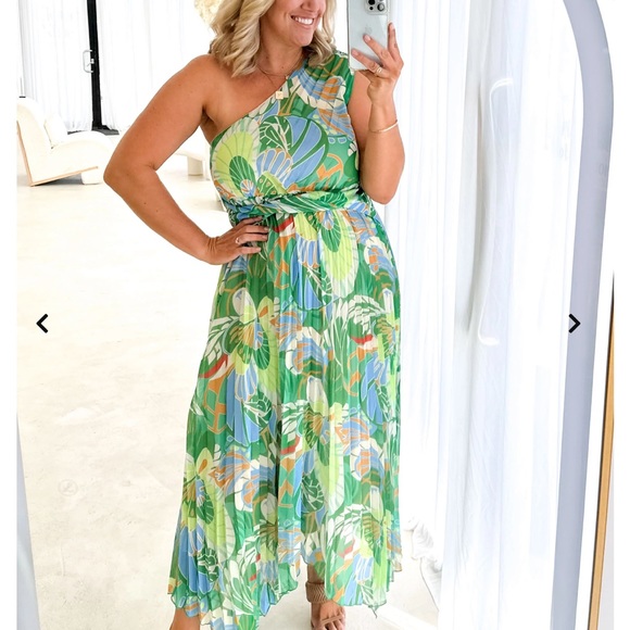 Gingham and Heels one-shoulder jungle print - Picture 6 of 8